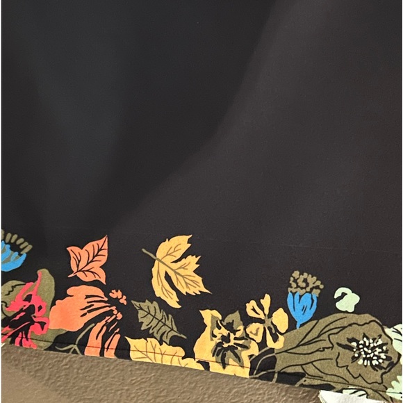 Blk jacket with floral design by : MissLook size small - Picture 5 of 7